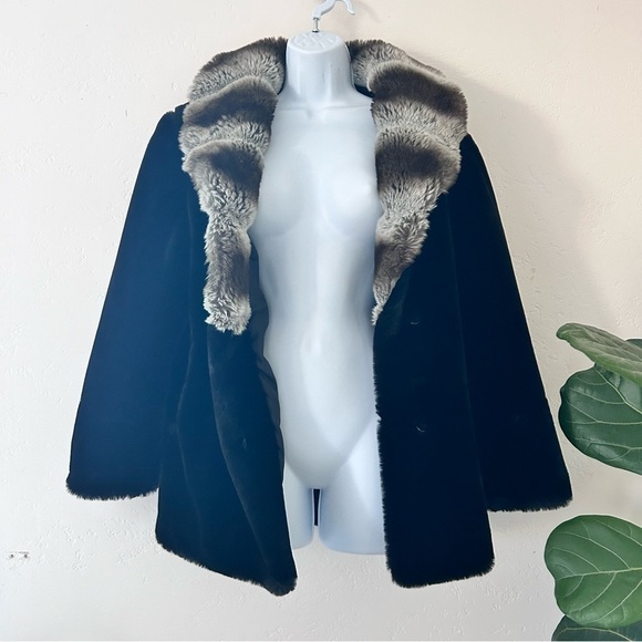 PAMELA MCCOY Faux Fur Coat Size S/XS Shawl Collar Mobwife - Picture 2 of 14